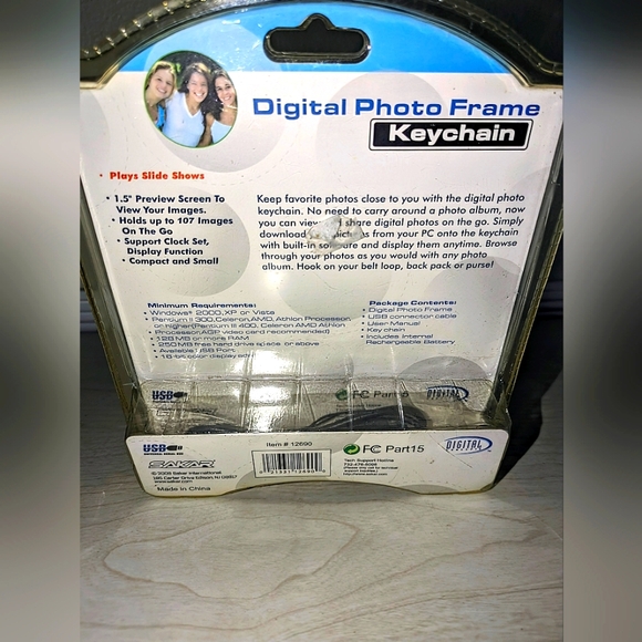 NEW Digital Concepts 1.5" Digital Photo Frame Keychain Item #12690 - Picture 2 of 3